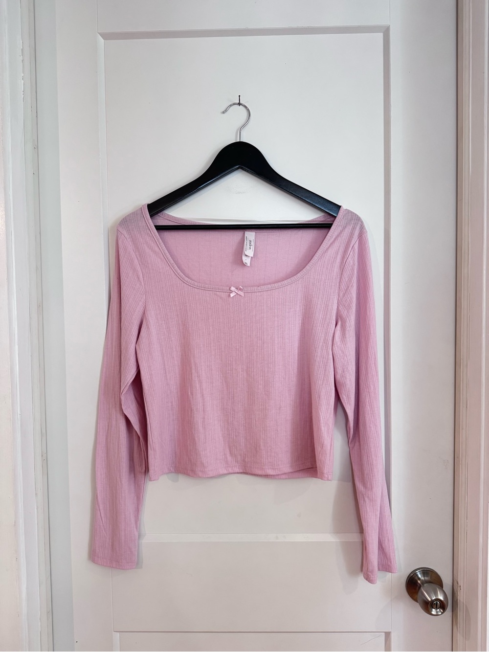 Auden Ribbed Long Sleeve Scoop Neck Top in Light Pink
